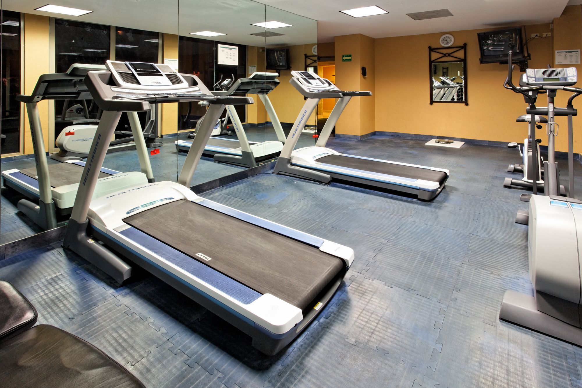 Holiday Inn Reynosa Zona Dorada Екстериор снимка